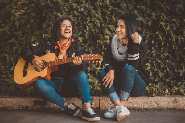 Top ressources pour maîtriser la guitare à Bordeaux